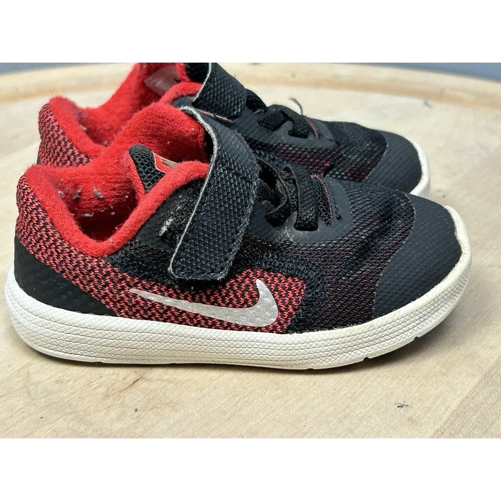 Nike‎ Sneakers Toddler 5C Black Red Revolution 3 TDV 819415-600 Athletic Running